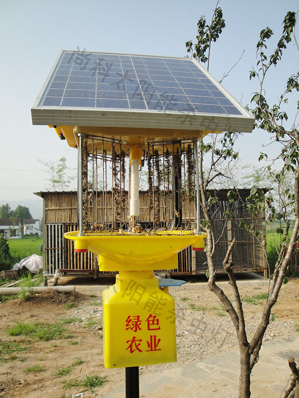 家禽養(yǎng)殖場(chǎng)使用太陽能殺蟲燈案例